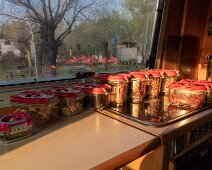 IMG_1022 09/09/2018 - Voici la moitié de nos boîtes sous vide. Ici c'est un assortiment de différents fruits secs et graines qui font partie de la composition des nos...